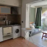 2 Pieces Terrasse Climatise Proche *